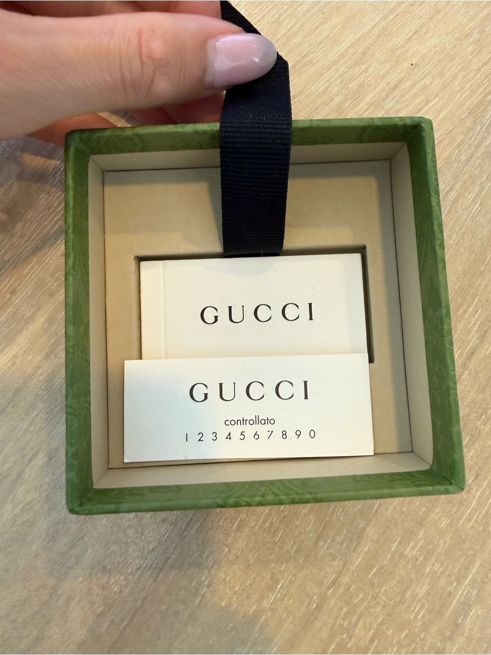 Gucci Silver Interlocking G Earrings - Picture 12 of 14